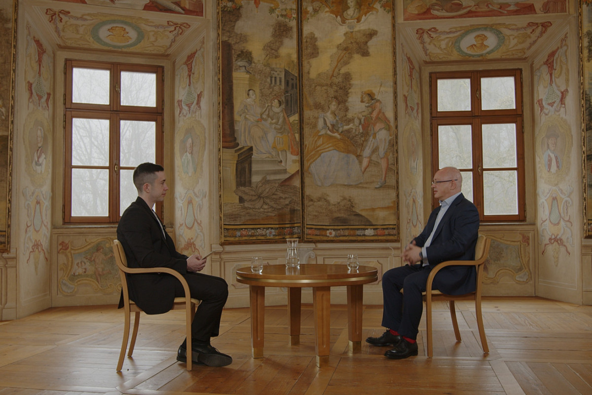 Strateško vplivanje in krhkost demokratične razprave