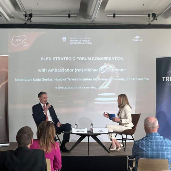 Rekalibracija ali strateški premik? Prihodnost transatlantskih odnosov